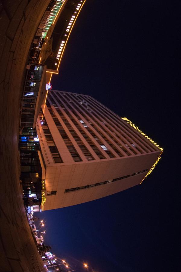 Hotel Yubileiny Минск Екстериор снимка