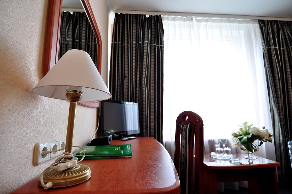 Hotel Yubileiny Минск Екстериор снимка