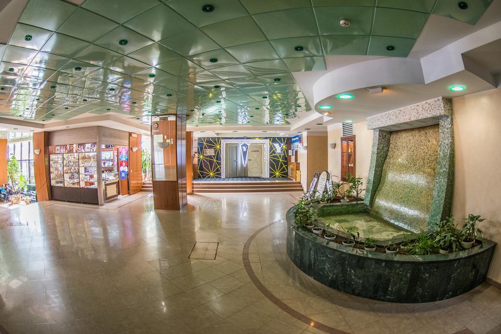 Hotel Yubileiny Минск Екстериор снимка