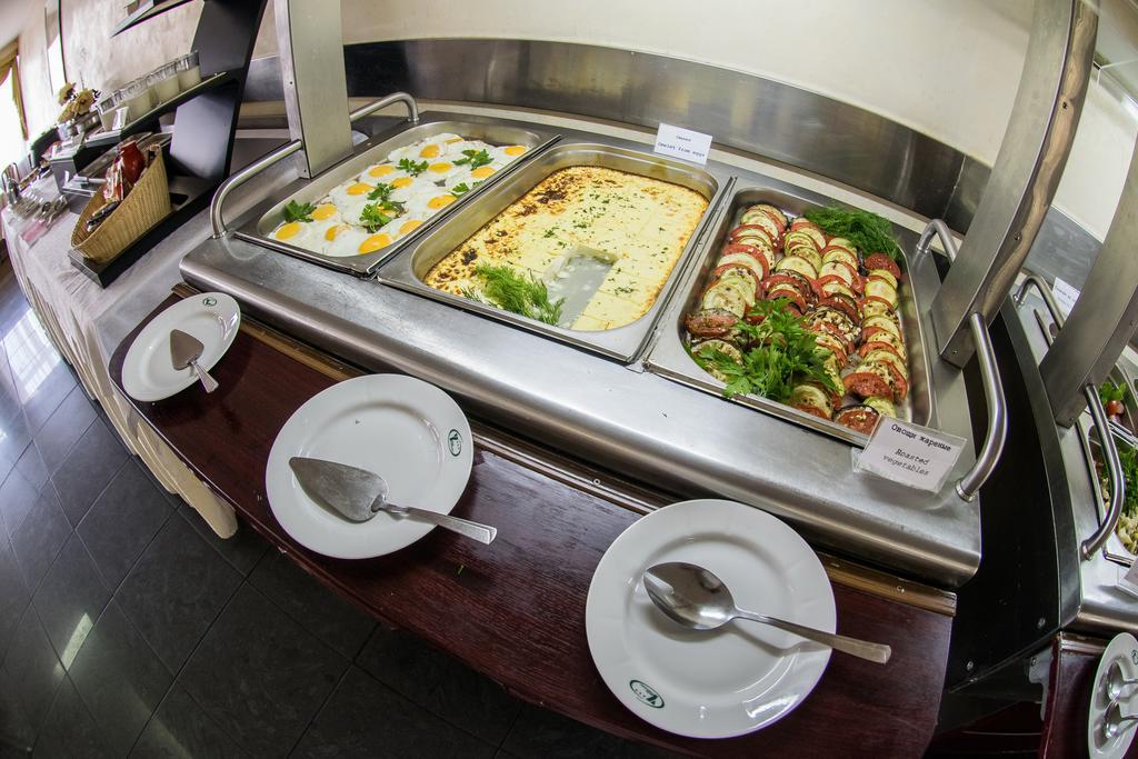 Hotel Yubileiny Минск Екстериор снимка