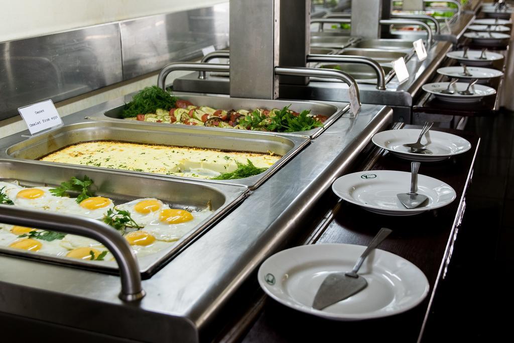 Hotel Yubileiny Минск Екстериор снимка