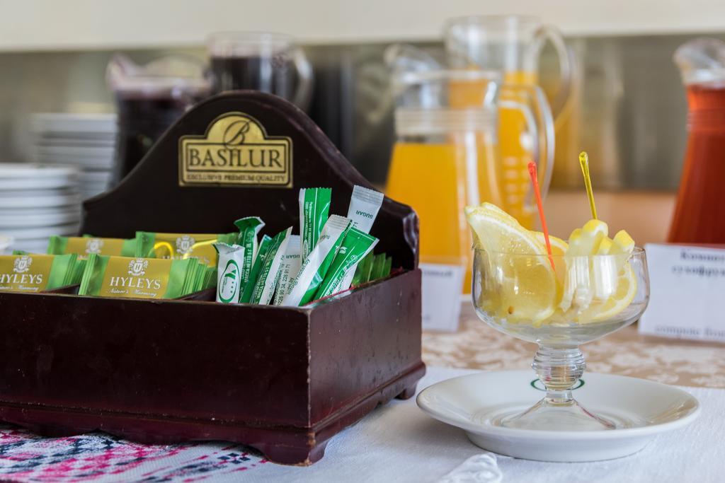 Hotel Yubileiny Минск Екстериор снимка