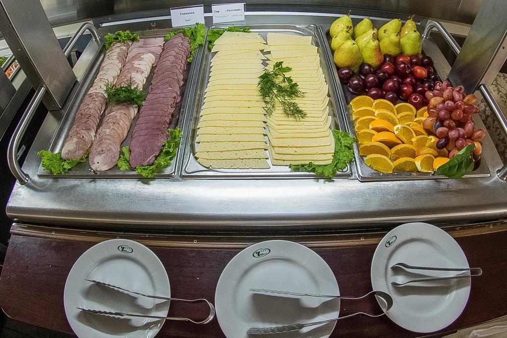 Hotel Yubileiny Минск Екстериор снимка
