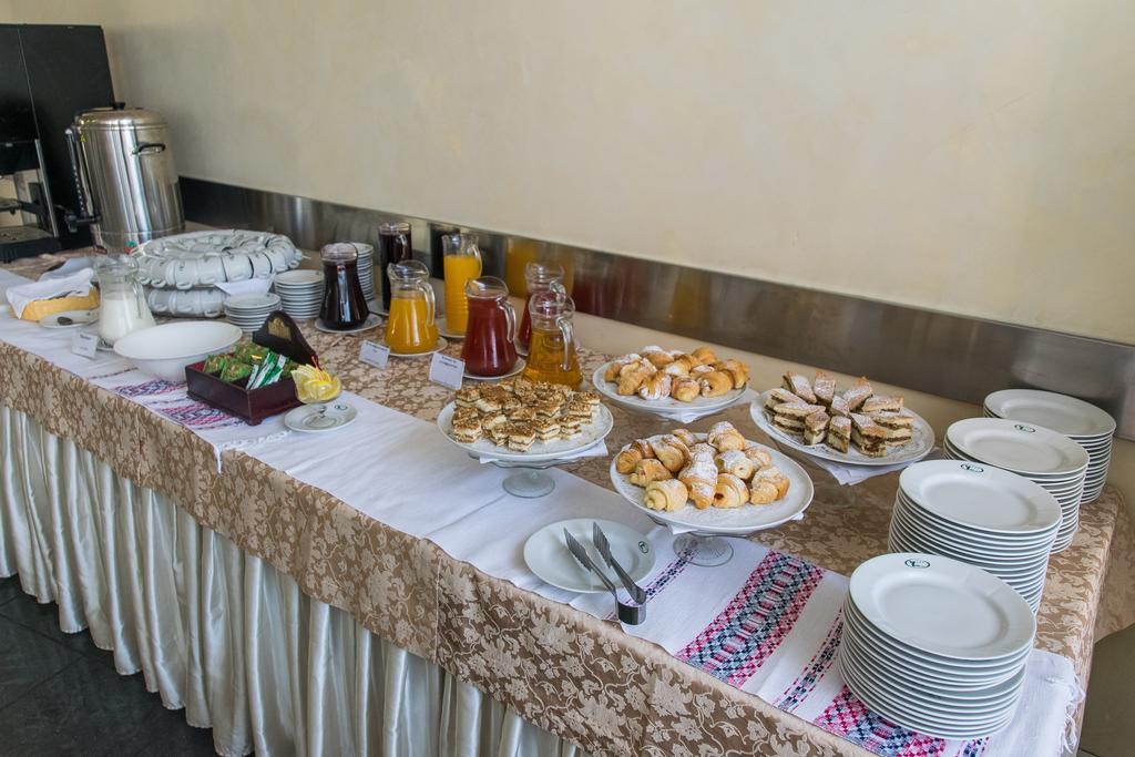 Hotel Yubileiny Минск Екстериор снимка