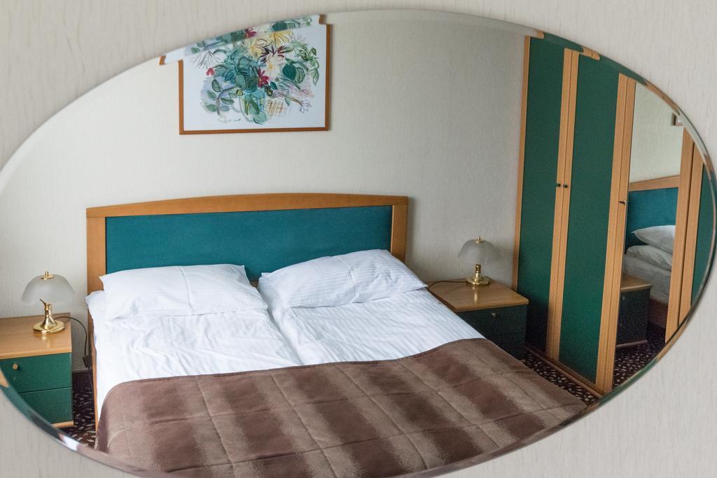 Hotel Yubileiny Минск Екстериор снимка