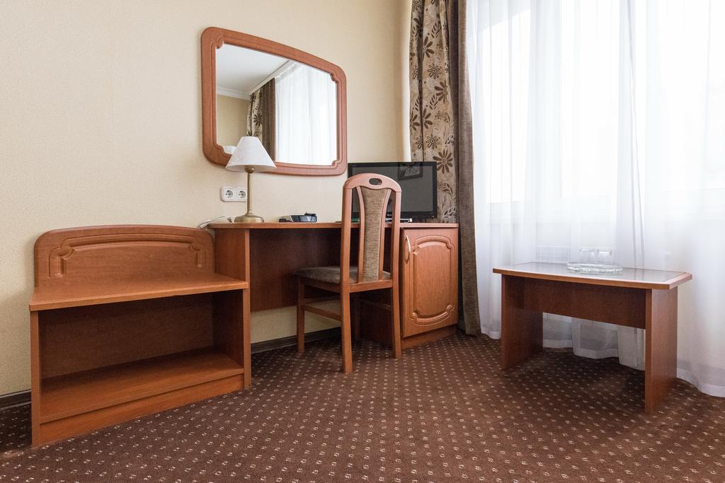 Hotel Yubileiny Минск Екстериор снимка