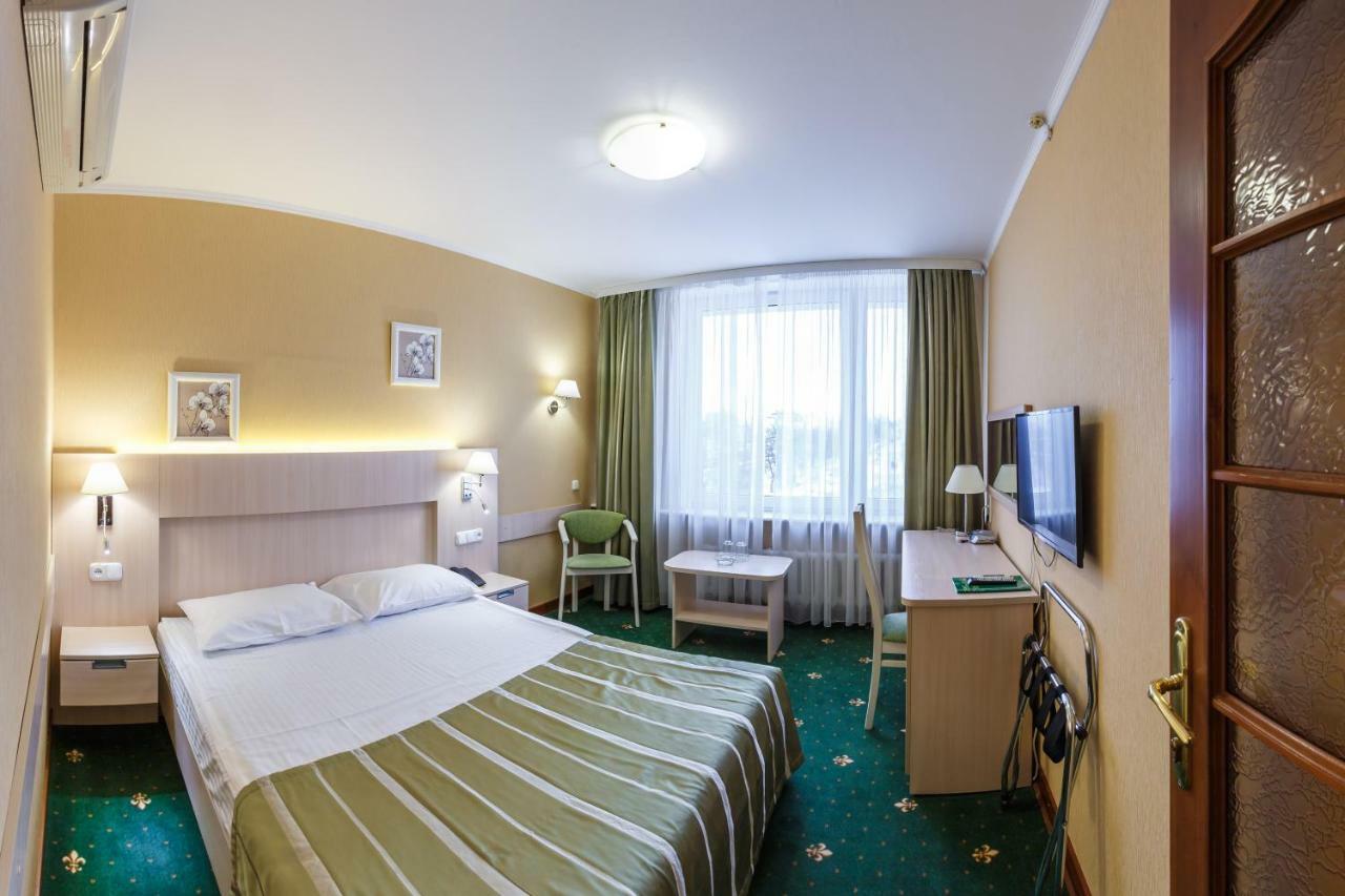 Hotel Yubileiny Минск Екстериор снимка
