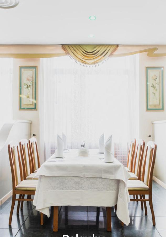 Hotel Yubileiny Минск Екстериор снимка